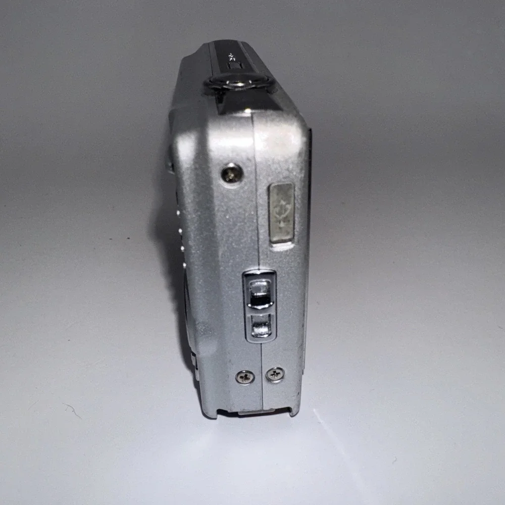 Medion Digital Camera MD 86295 14.0MP Silver Untested